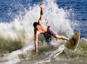 开云体育app-英超争冠焦点战与上海队速胜湖人，体育世界的平行叙事