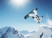 开云足球直播-红土之王跨界征服！蒙特卡洛大师赛横扫拉沃尔杯，纳达尔统治全场诠释何为唯一性