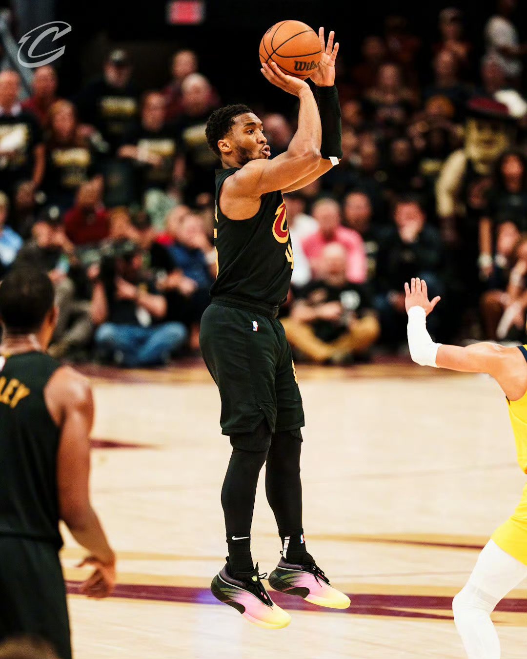 步行者绝杀南韩男篮,凯尔·库兹马爆发神勇 步行者绝杀南韩男篮,凯尔·库兹马爆发神勇