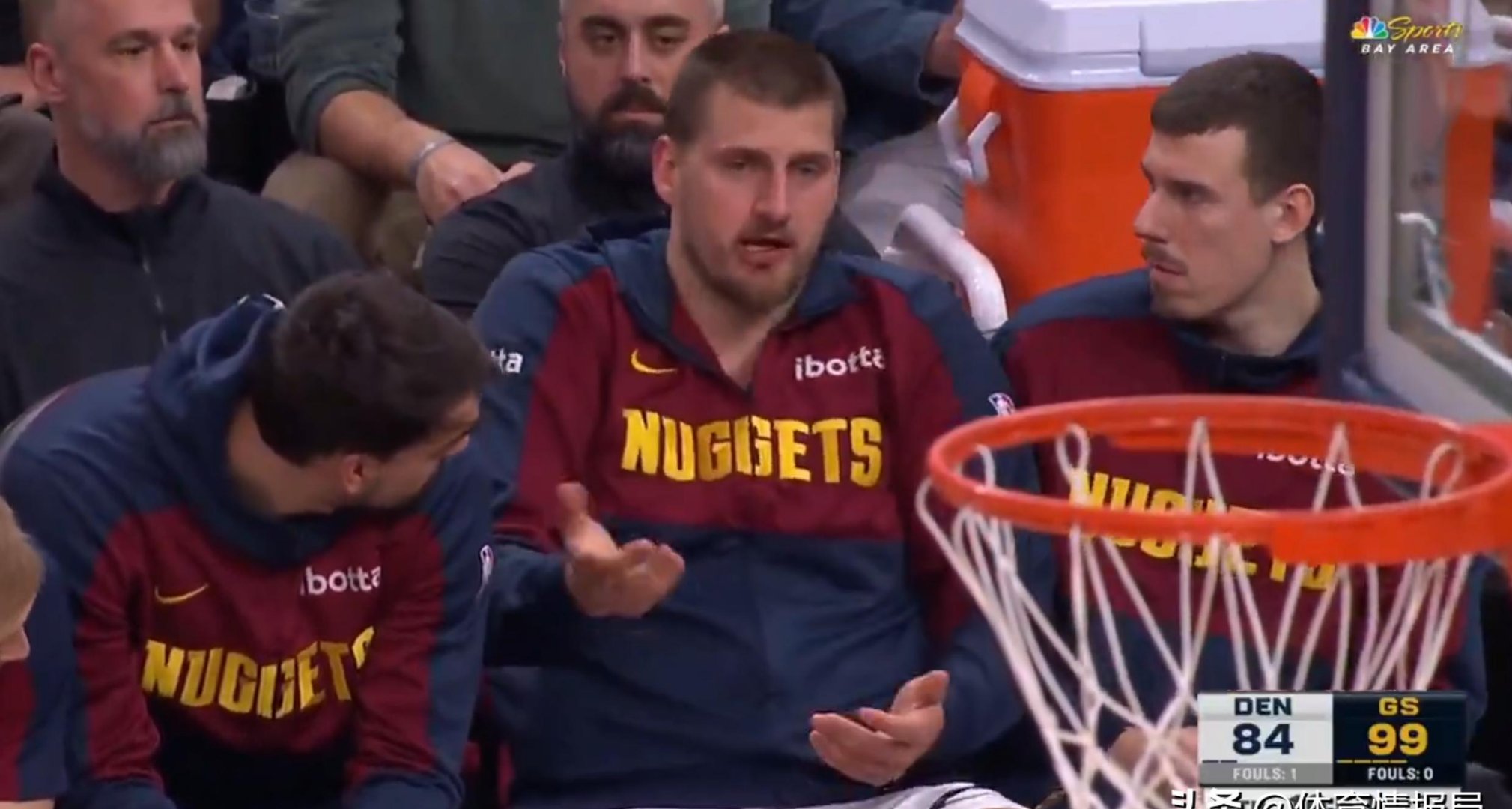 包含马刺血洗掘金,拉塞尔送出助攻的词条 包含马刺血洗掘金,拉塞尔送出助攻的词条