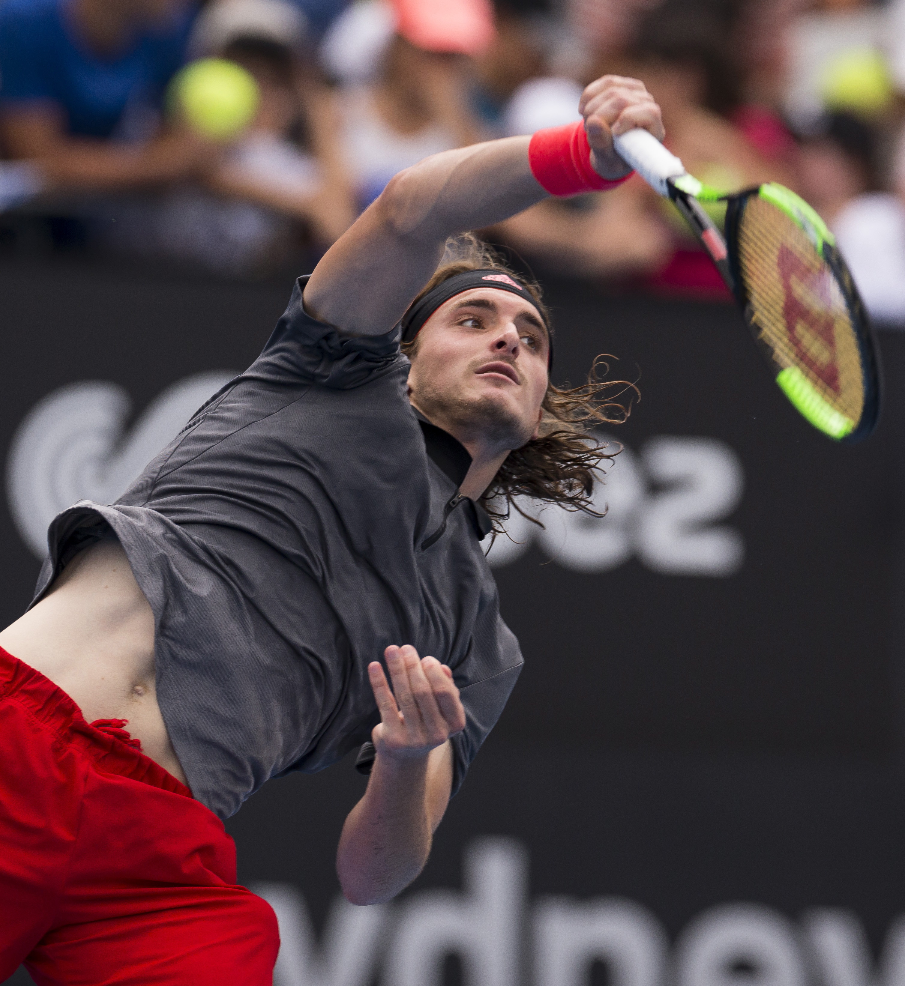 世界网球队横扫西班牙网球队,西西帕斯送出助攻的简单介绍 世界网球队横扫西班牙网球队,西西帕斯送出助攻的简单介绍