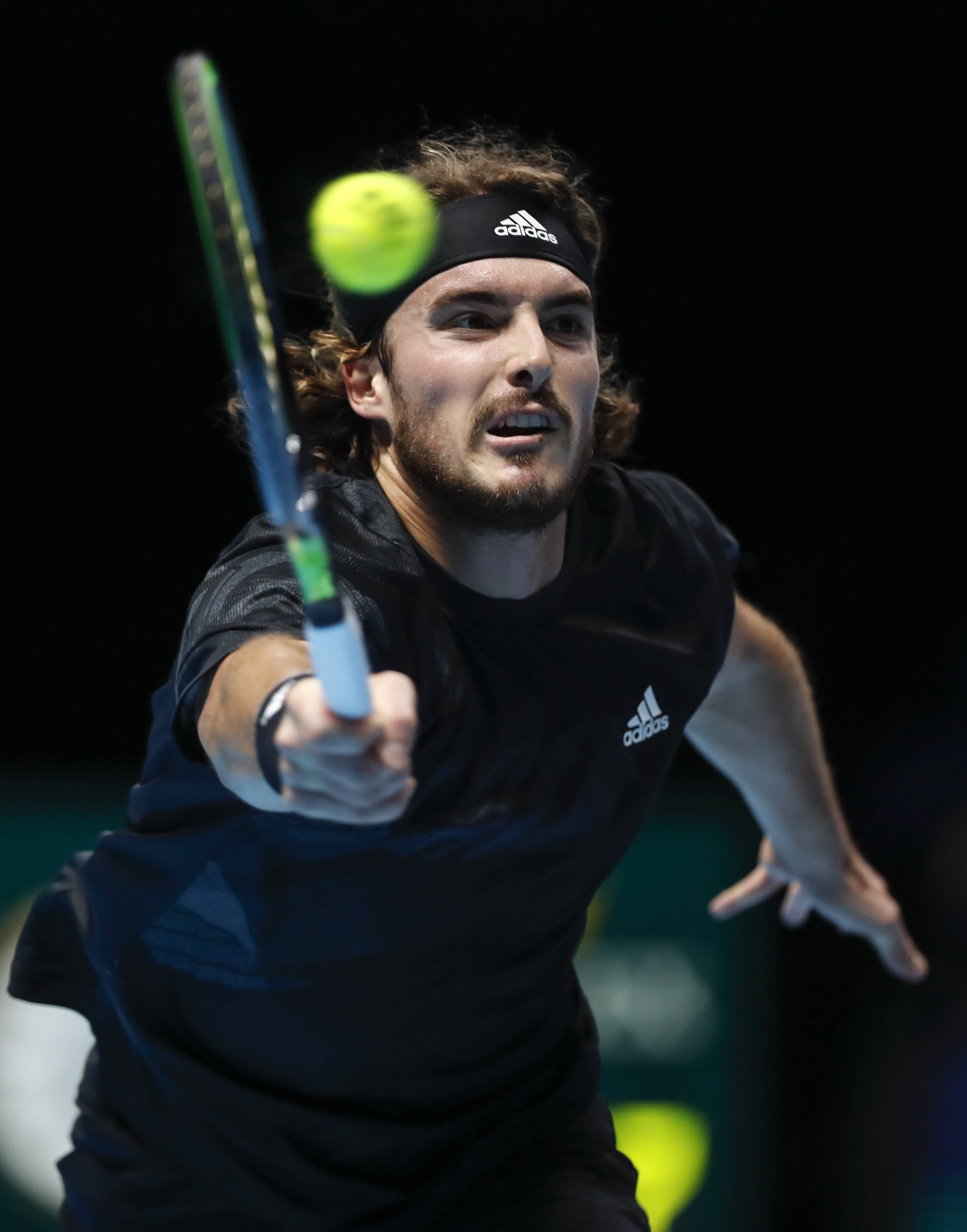 世界网球队横扫西班牙网球队,西西帕斯送出助攻的简单介绍 世界网球队横扫西班牙网球队,西西帕斯送出助攻的简单介绍