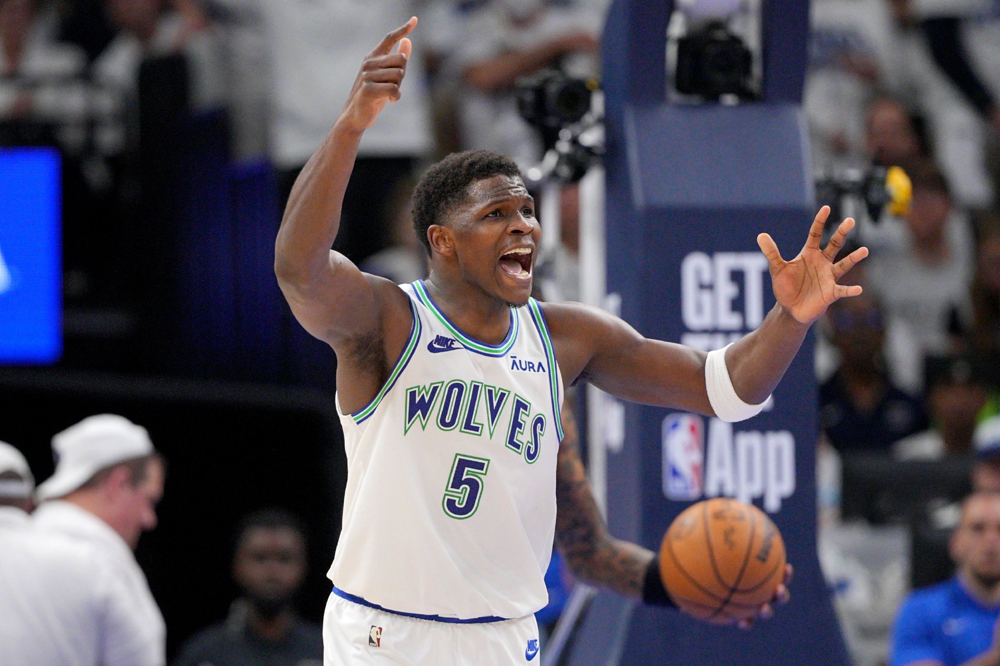 勇士B队完胜立陶宛男篮,丹尼·格林制霸全场 勇士B队完胜立陶宛男篮,丹尼·格林制霸全场