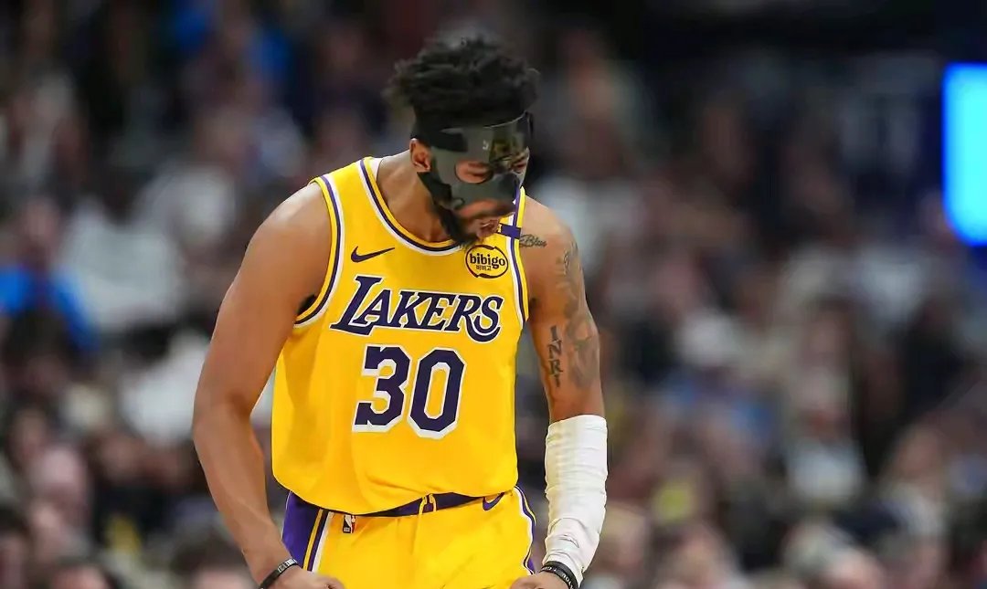 包含湖人险胜雄鹿,艾顿关键制胜的词条 包含湖人险胜雄鹿,艾顿关键制胜的词条