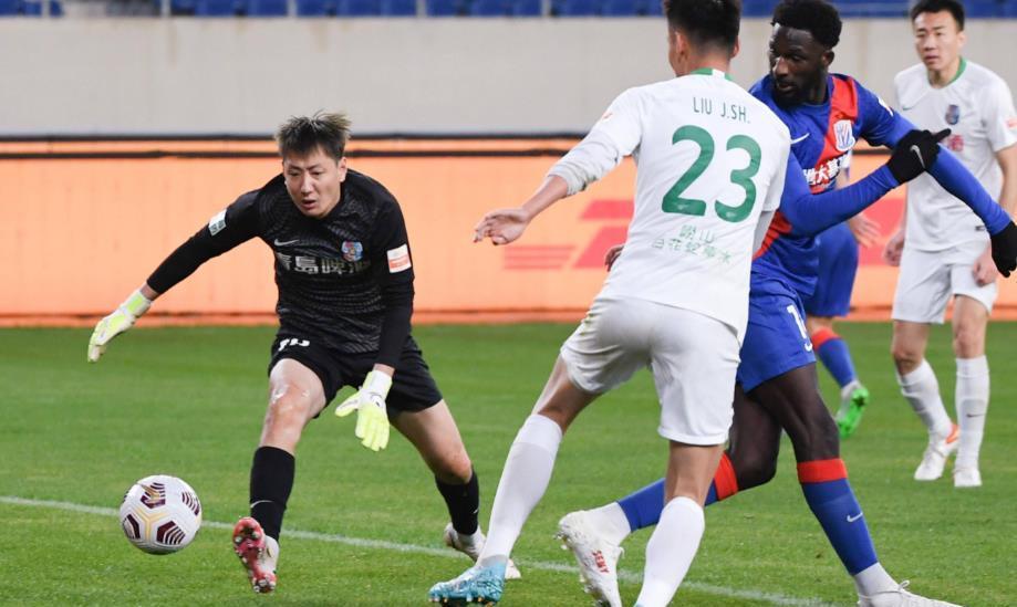 守林人担纲,球队整体防守能力提升,比分不再失衡 守林人担纲,球队整体防守能力提升,比分不再失衡