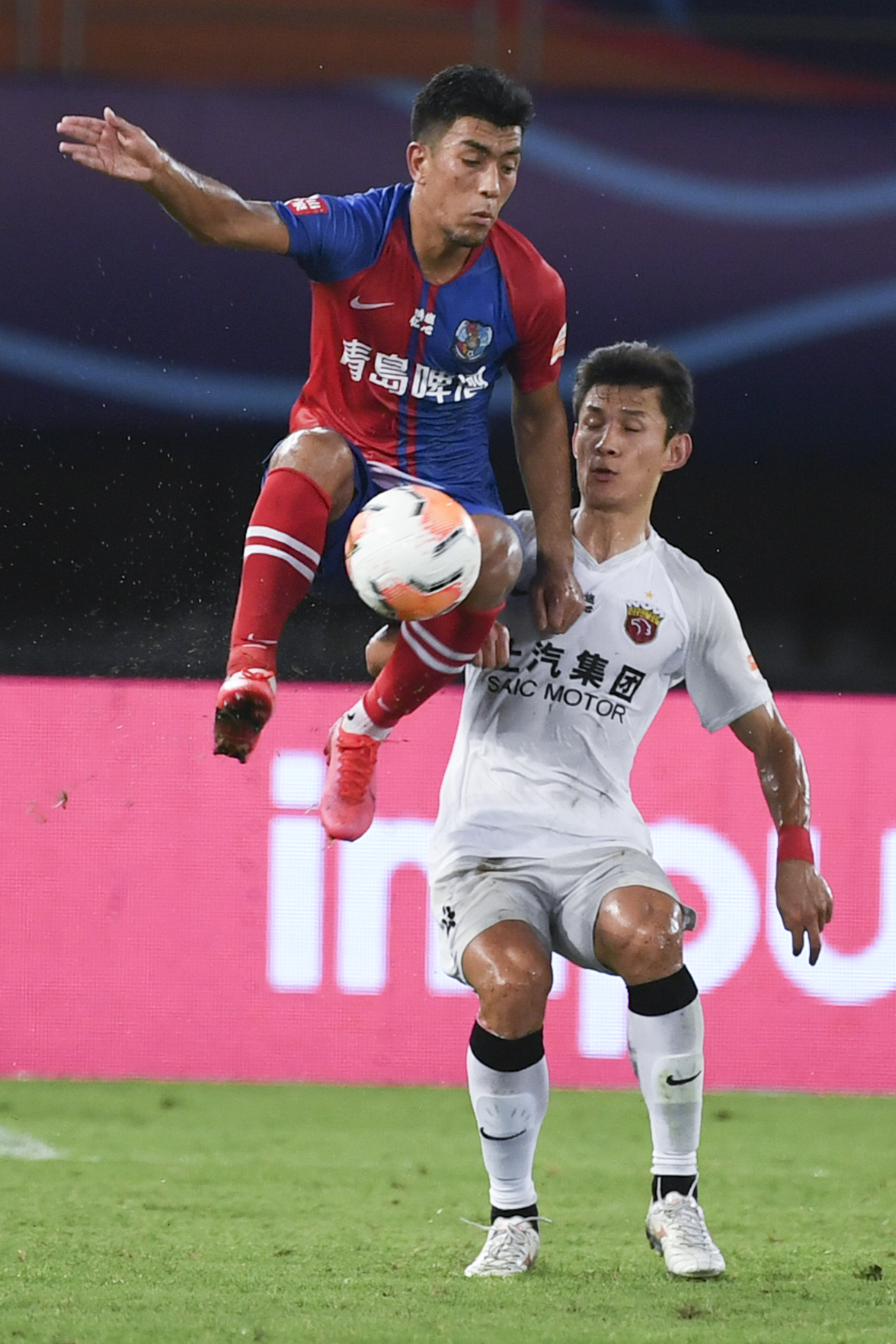 青岛黄海队员大放异彩,赢得比赛 青岛黄海队员大放异彩,赢得比赛