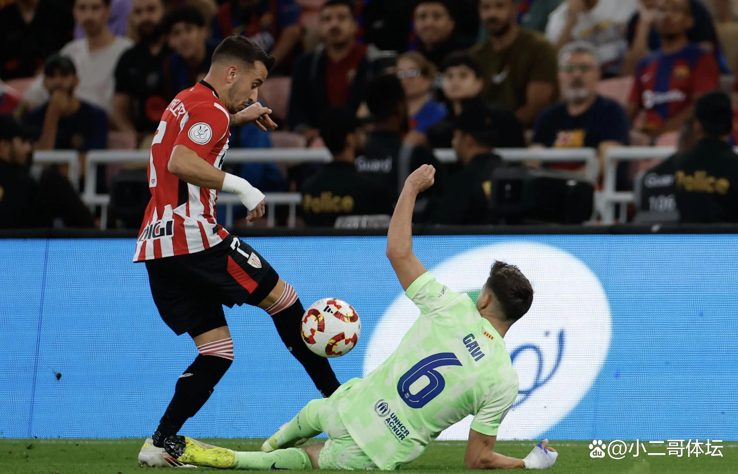 轻松搞笑!巴萨球员庆祝进球瞬间搞笑出镜 轻松搞笑!巴萨球员庆祝进球瞬间搞笑出镜