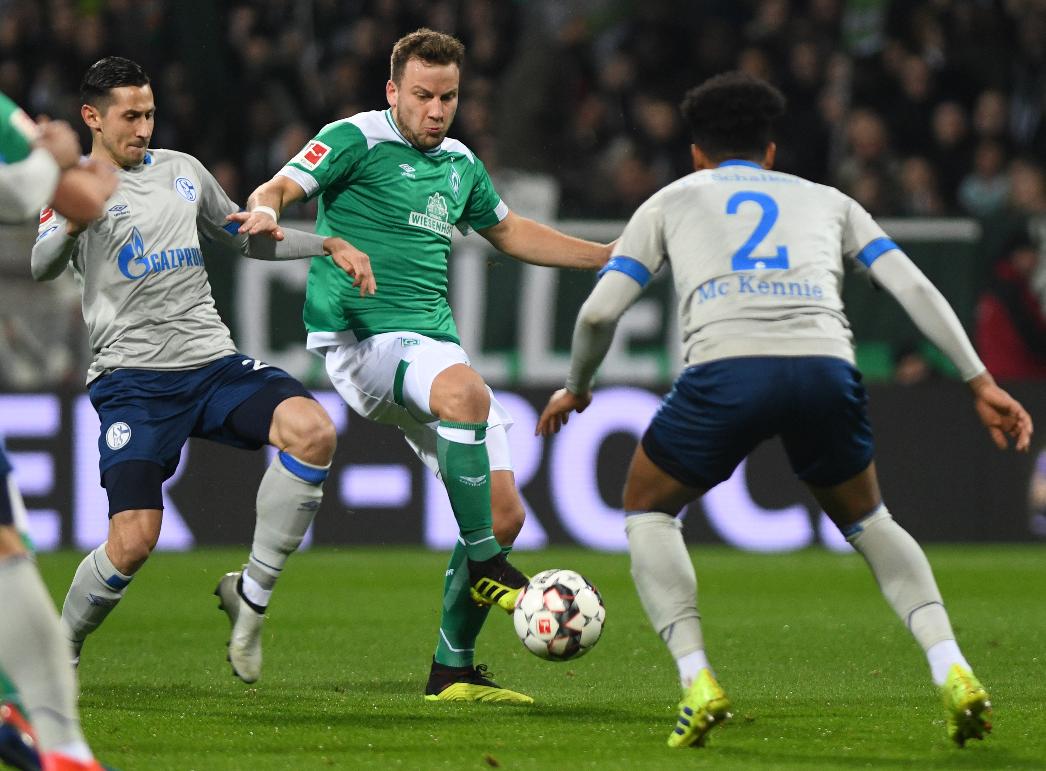 沙尔克04客场挫败多特蒙德,震惊德甲联赛的简单介绍 沙尔克04客场挫败多特蒙德,震惊德甲联赛的简单介绍