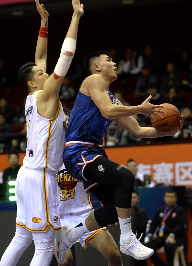 山西队逆袭胜出深圳队,一路领先 山西队逆袭胜出深圳队,一路领先