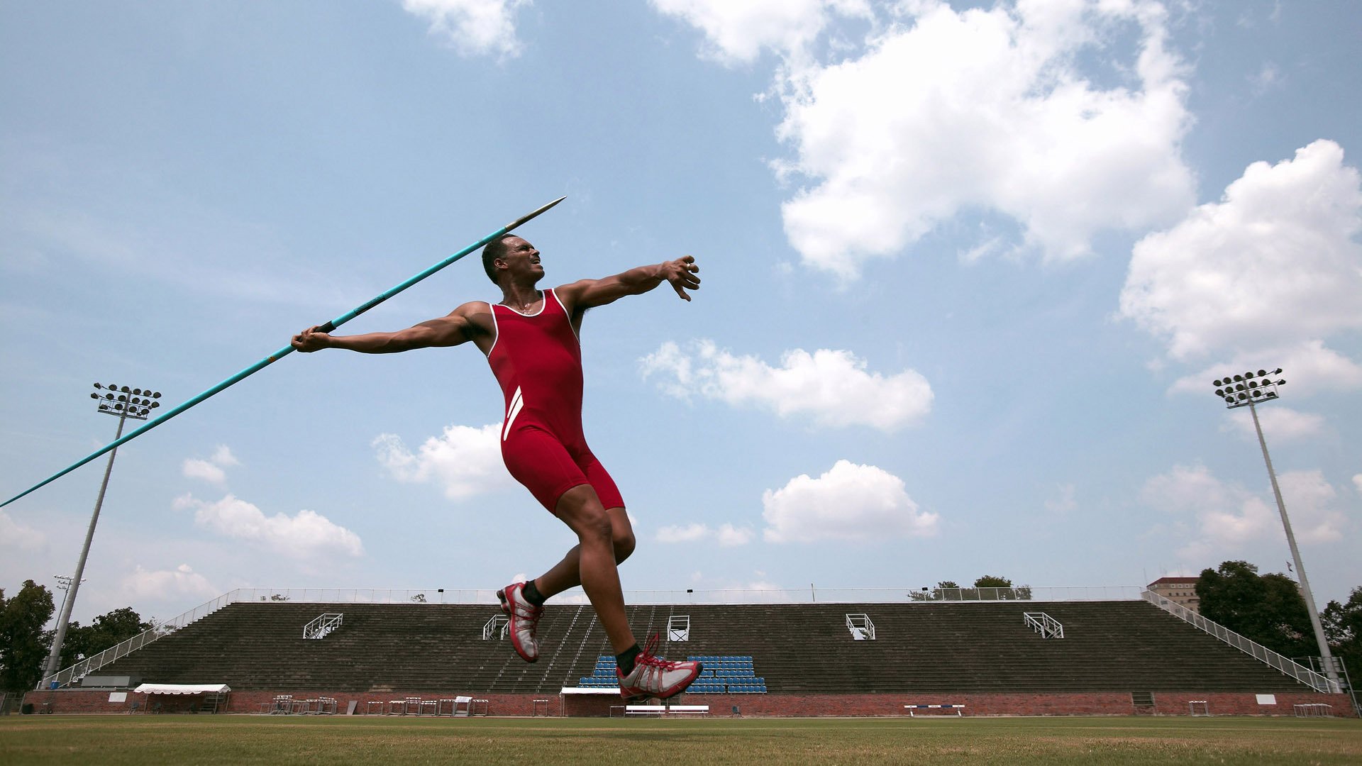 拉文独舞撕裂防线，独行侠体系强压上海队，比赛悬念提前终结