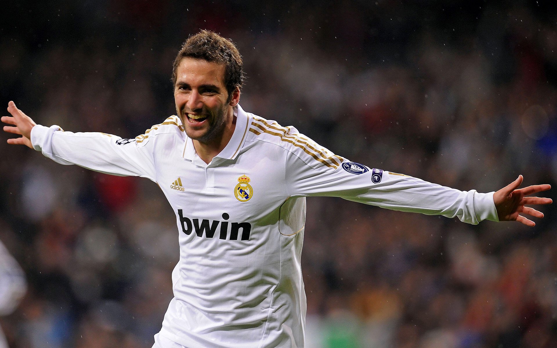 欧冠决赛焦点战，紫百合绽放之夜，佛罗伦萨战术完胜亚特兰大